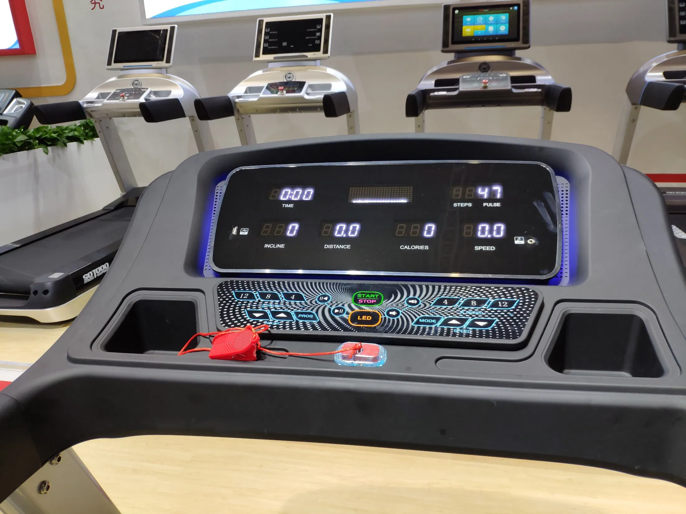 New Arrivel Semi-Commercial Gym Fitness Equipment with LCD/LED Display