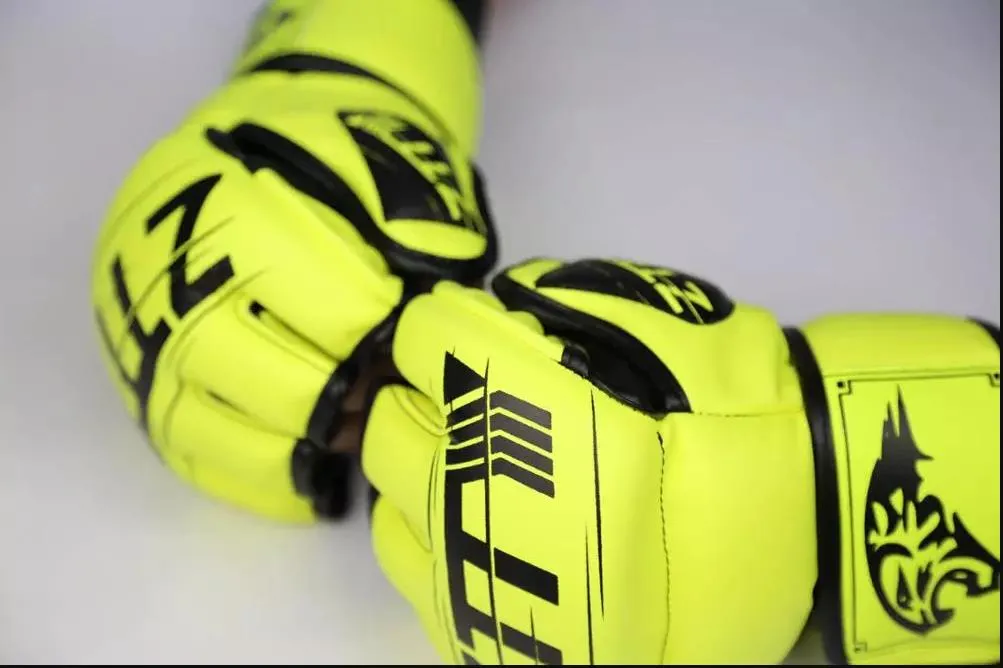 PU/Pin Finished/Microfiber/Cowhide MMA Gloves